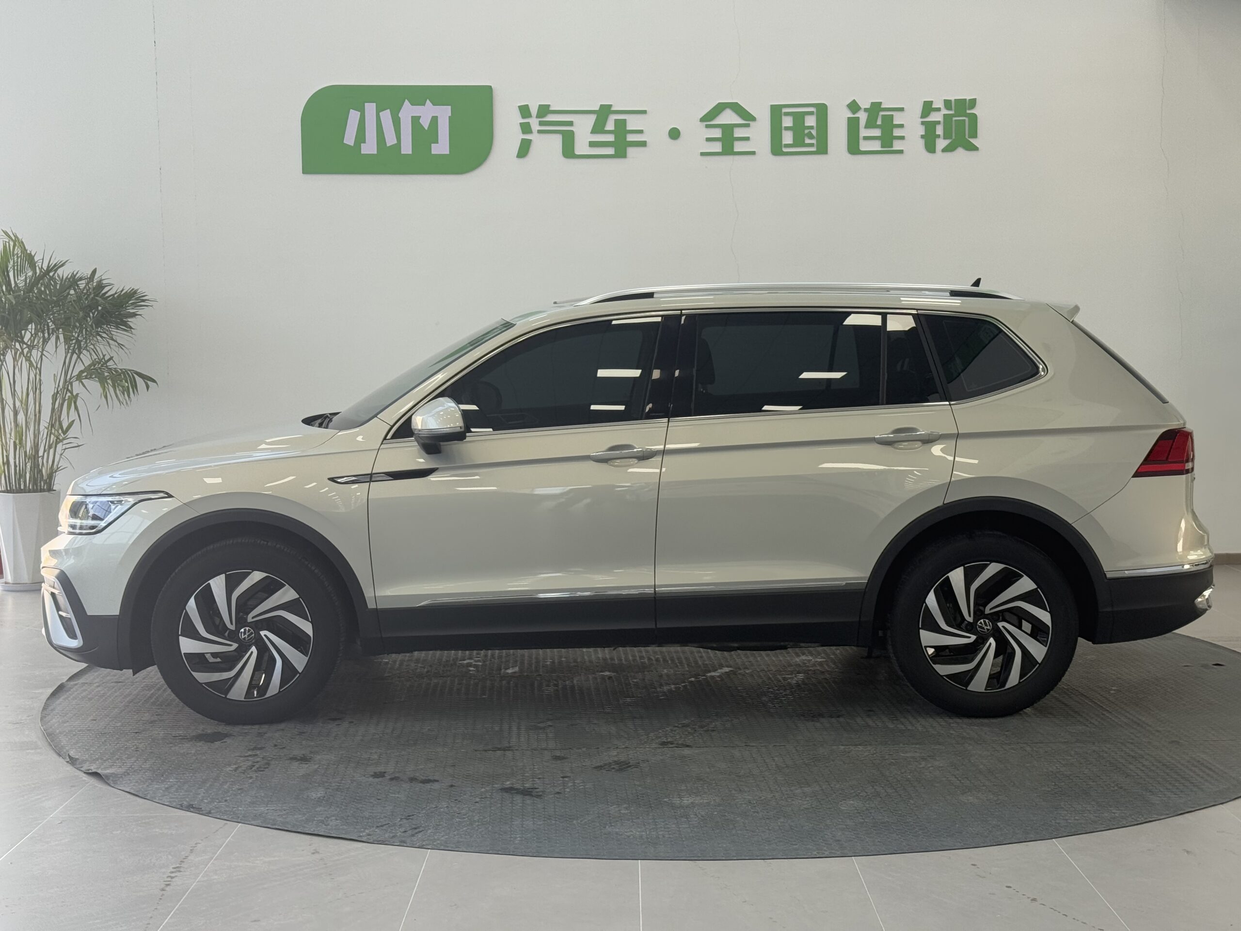 Volkswagen Tiguan L 2023 280TSI Automatic 2WD Chaochuang Limited Edition - 图片 3