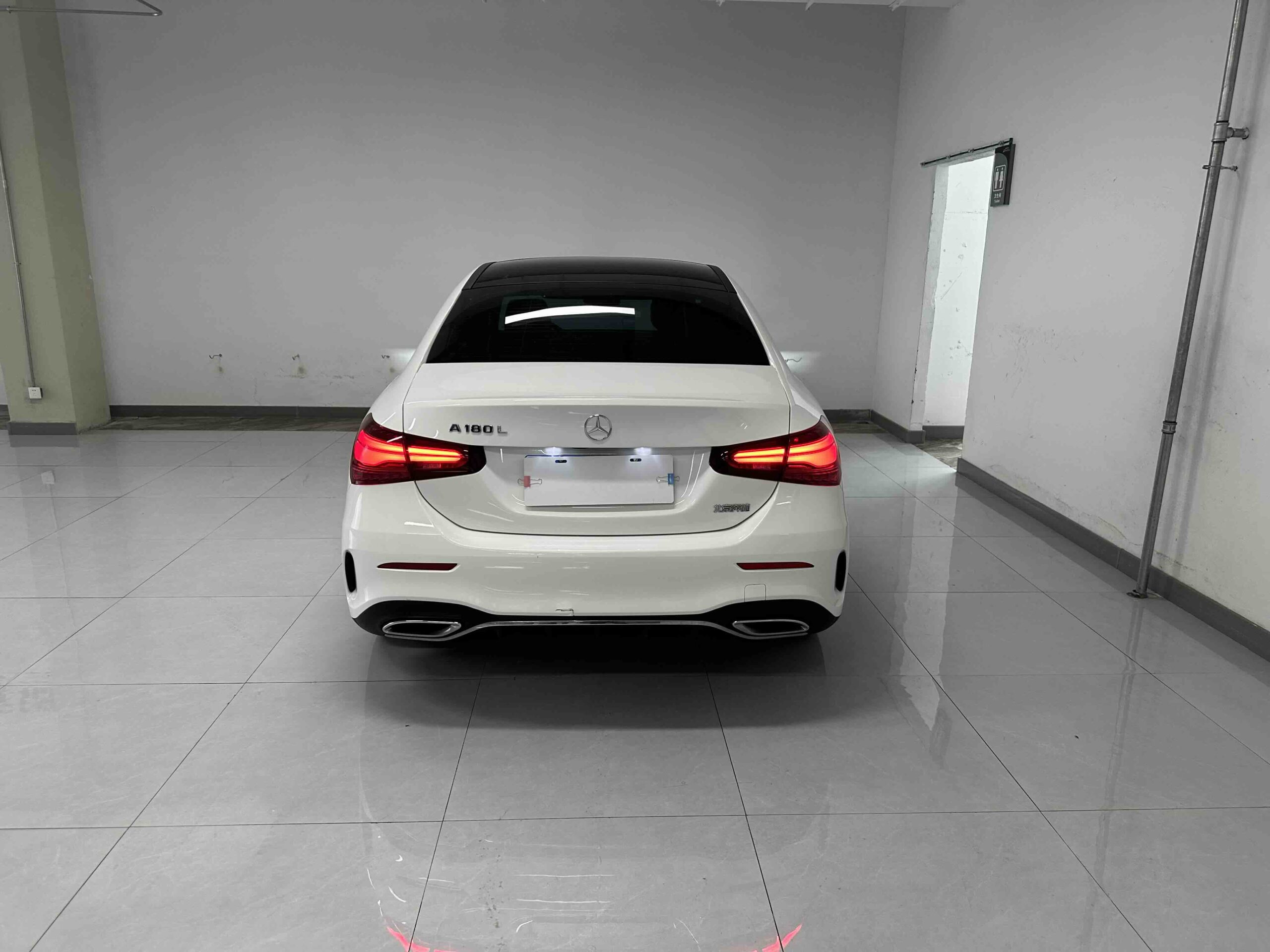 Mercedes-Benz A-Class 2023 A 180 L - 图片 4